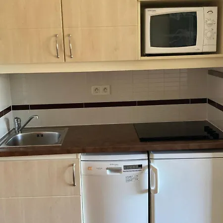 Studio Confortable Avec Terrasse, Piscine Et Animaux Admis A Saint-raphael - Fr-1-504-608